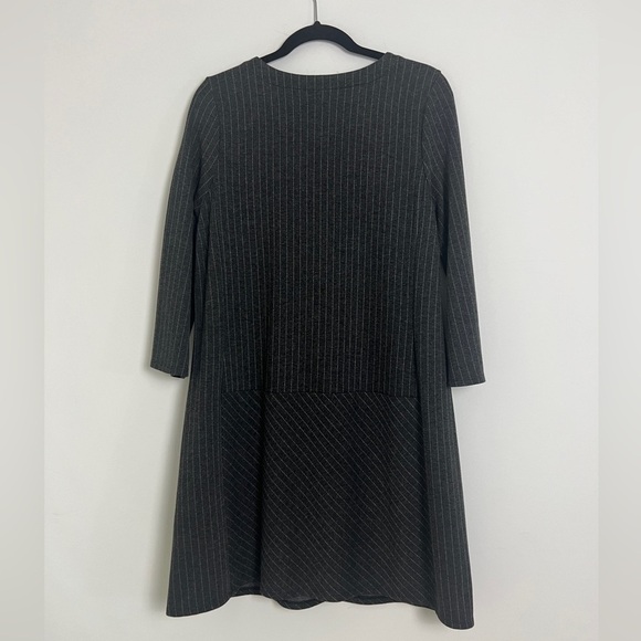 J. Jill Ponte Knit Charcoal Gray Pinstripe 3/4 Sleeve Knee Length Shift Dress M - Picture 5 of 11
